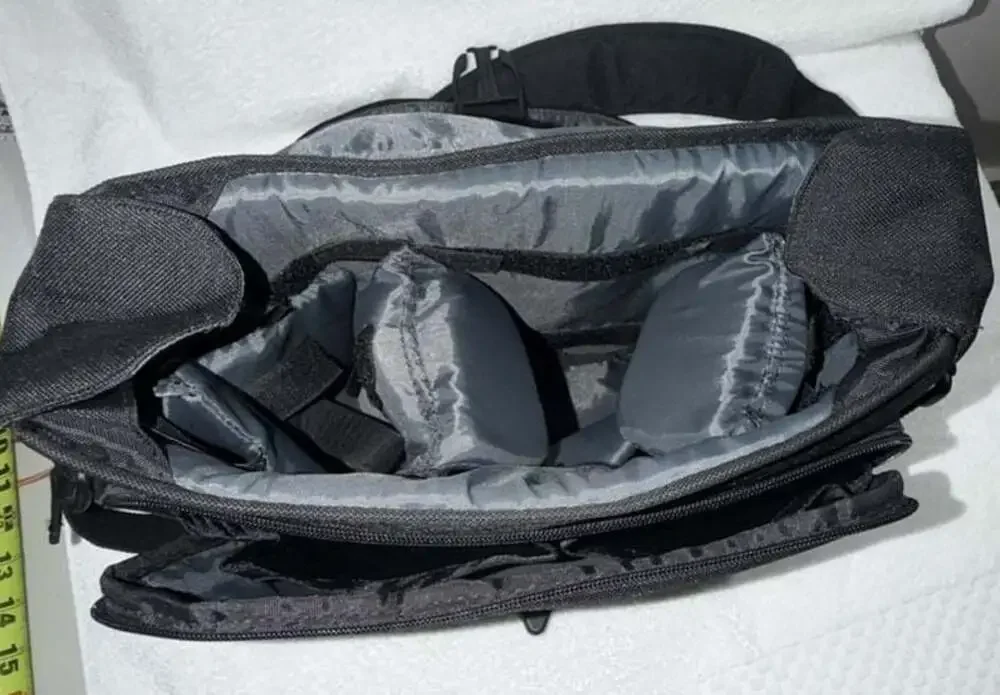 Tamrac Rally Black Canvas Shoulder Messenger Camera Bag
